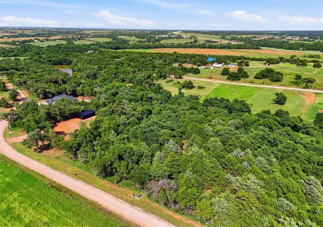 3rd image of 1000 Creekside Trl #006, Guthrie, OK 73044 | MLS# 1241342