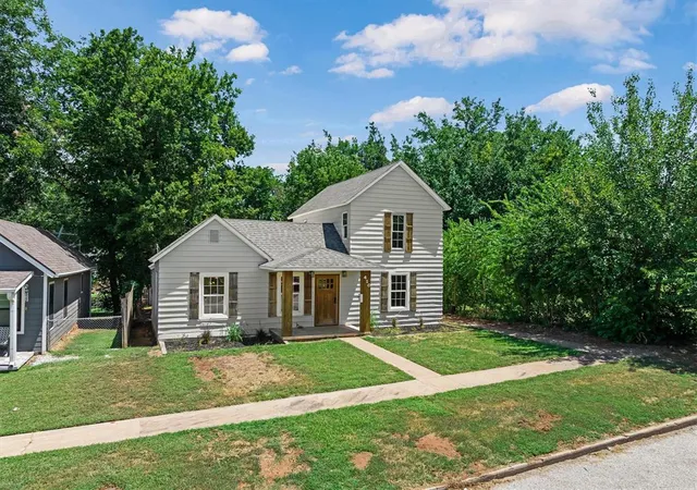 2nd image of 410 N Division St, Guthrie, OK 73044 | MLS# 1241352