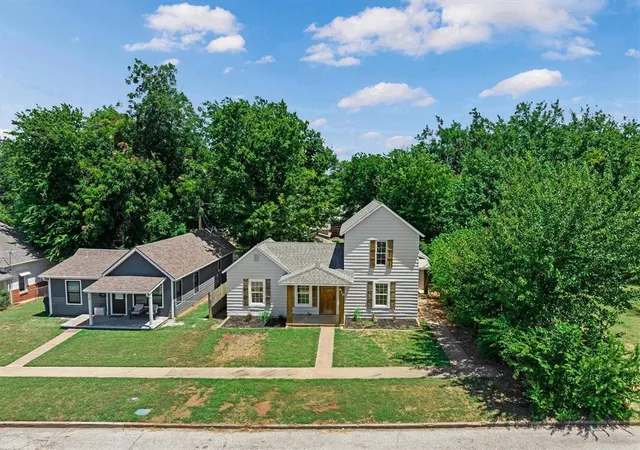3rd image of 410 N Division St, Guthrie, OK 73044 | MLS# 1241352