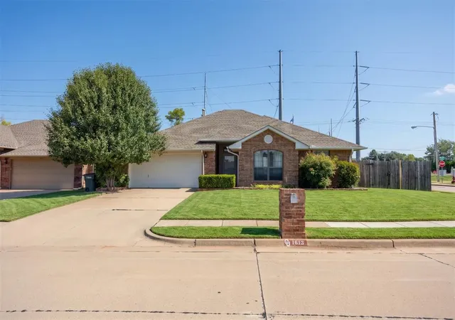 Photo 1 of Single family home for sale at 1613 Pinnacle Ln, Edmond, OK 73003 | MLS# 1241357 | Listing updated on 2026-09-01