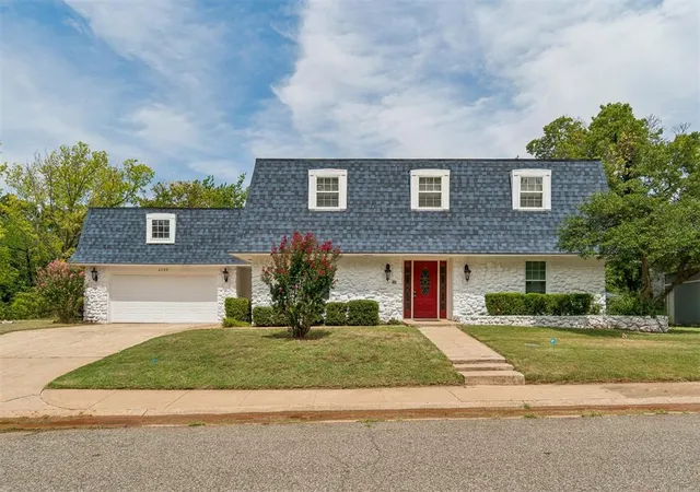 1st image of 2709 Trail Creek Rd, Edmond, OK 73012 | MLS# 1241360