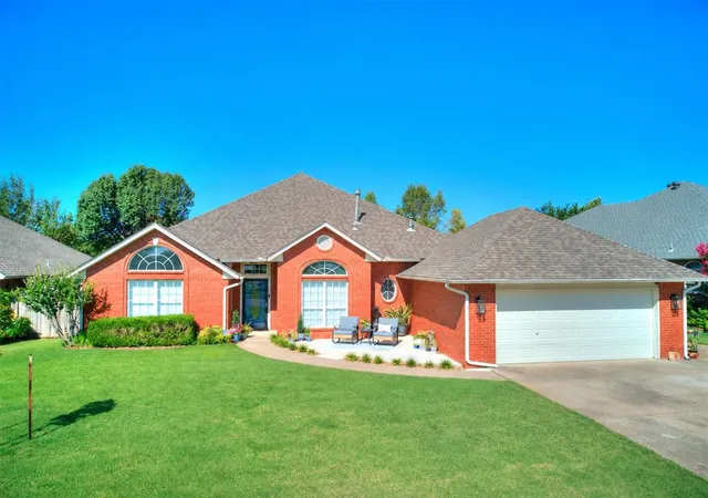 Photo 1 of Single family home for sale at 804 Fairway Dr, Norman, OK 73069 | MLS# 1241362 | Listing updated on 2026-10-07