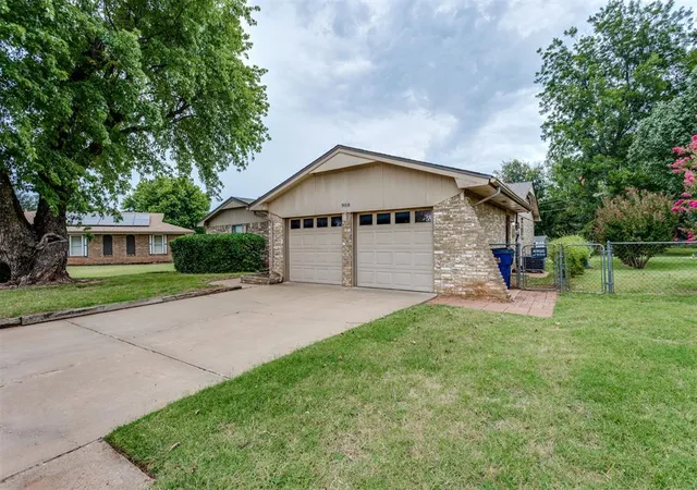 1st image of 908 S Meadow Ln, Mustang, OK 73064 | MLS# 1241363