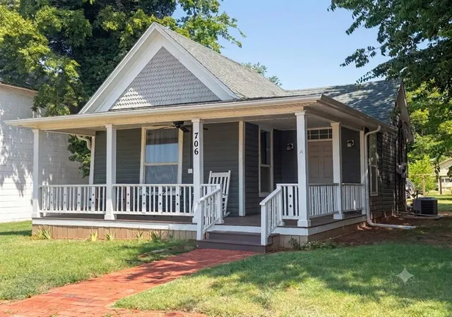 1st image of 706 E Springer Ave, Guthrie, OK 73044 | MLS# 1241370