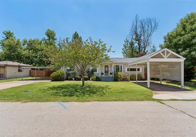 1st image of 811 2nd St, Maysville, OK 73057 | MLS# 1241371