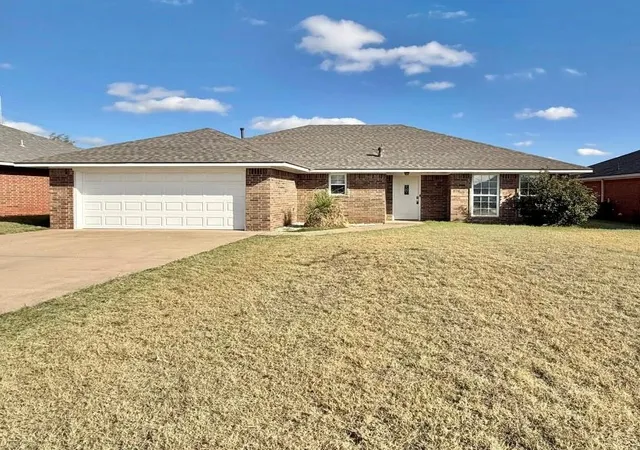 Photo 1 of Sale Pending at 1512 Sommerset Pl, Altus, OK 73521 | MLS# 1241380 | Listing updated on 2026-08-06