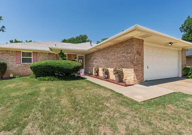4th image of 29 Sequoyah Blvd, Shawnee, OK 74801 | MLS# 1241385
