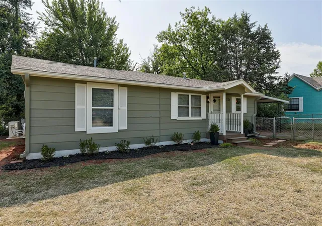 Photo 1 of Sale Pending at 320 S Pine St, Guthrie, OK 73044 | MLS# 1241389 | Listing updated on 2026-08-27