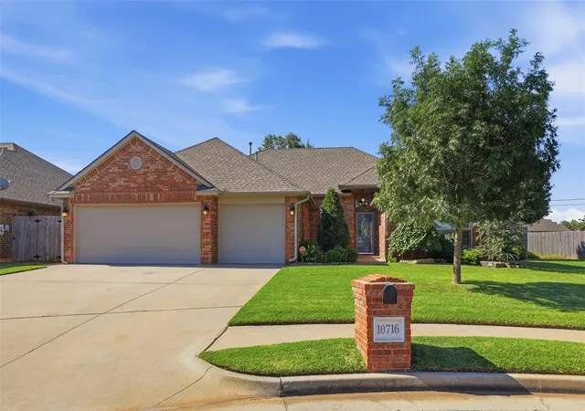 1st image of 10716 Nw 37th St, Yukon, OK 73099 | MLS# 1241391