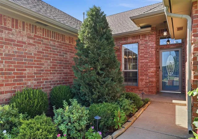 4th image of 10716 Nw 37Th St, Yukon, OK 73099 | MLS# 1241391