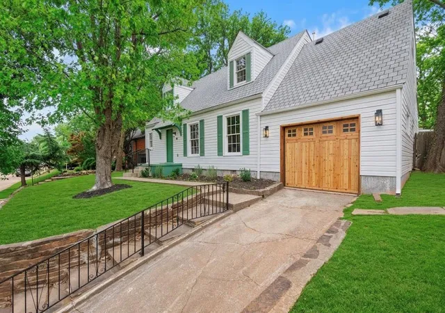 2nd image of 536 Nw 37th St, Oklahoma City, OK 73118 | MLS# 1241418