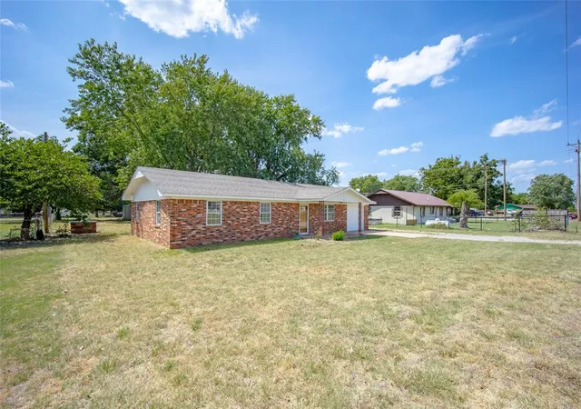 Photo 3 of Sale Pending at 13224 S Highway 76, Lindsay, OK 73052 | MLS# 1241422 | Listing updated on 2026-08-22