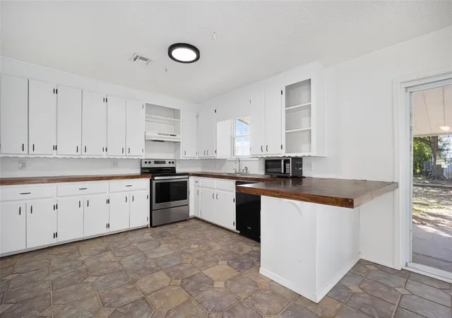Photo 4 of Sale Pending at 13224 S Highway 76, Lindsay, OK 73052 | MLS# 1241422 | Listing updated on 2026-08-22