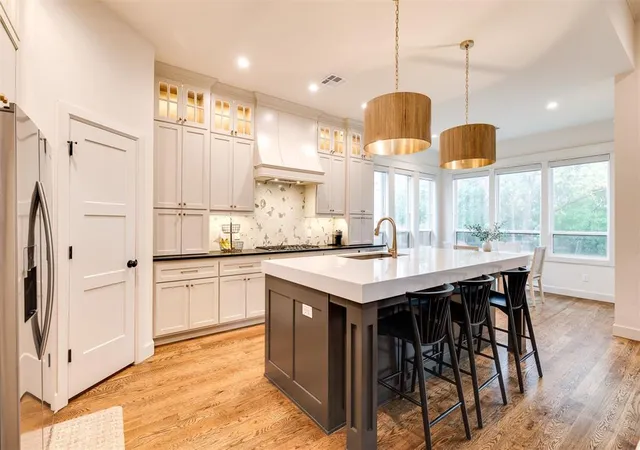 1st image of 1732 Parkwood Ave, Edmond, OK 73034 | MLS# 1241438