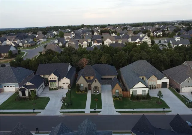 47th image of 1732 Parkwood Ave, Edmond, OK 73034 | MLS# 1241438