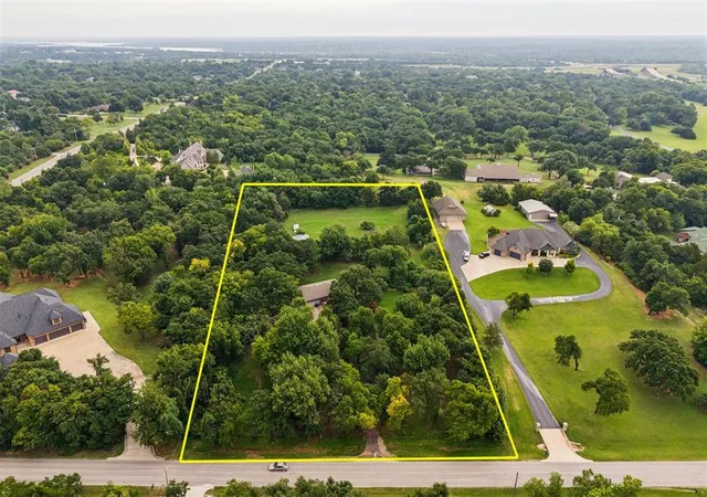 1st image of 13500 N Coltrane Rd, Edmond, OK 73013 | MLS# 1241440