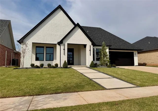 Single family home for sale at 12813 Cobblestone Curv Rd, Oklahoma City, OK 73142 | MLS# 1241450