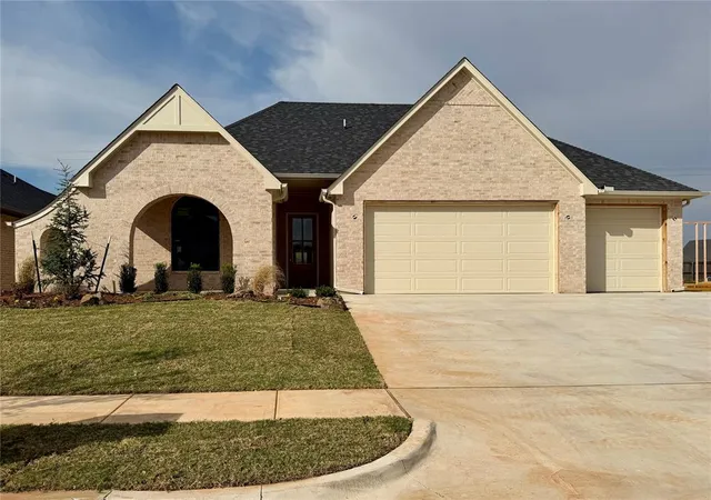 Single family home for sale at 12905 Cobblestone Curv Rd, Oklahoma City, OK 73142 | MLS# 1241452