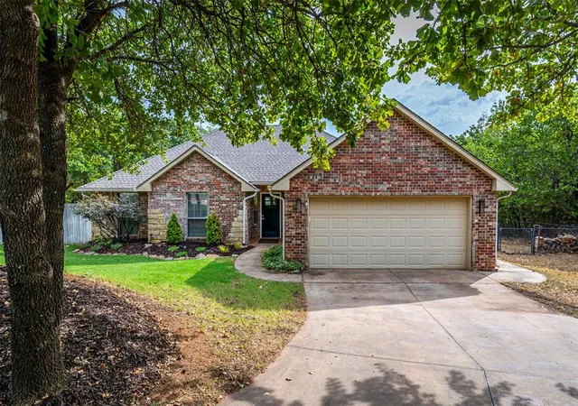 1st image of 139 Tulip Trl, Edmond, OK 73025 | MLS# 1241456