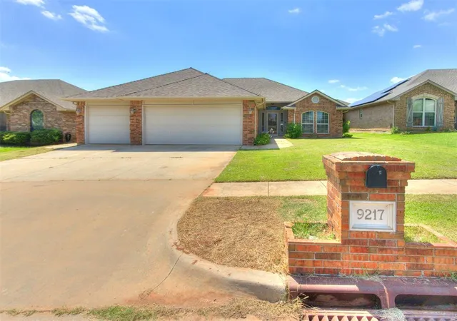 Photo 2 of Single family home for sale at 9217 Crooked Crk Ln, Moore, OK 73160 | MLS# 1241464 | Listing updated on 2026-09-29
