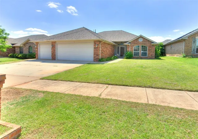 Photo 3 of Single family home for sale at 9217 Crooked Crk Ln, Moore, OK 73160 | MLS# 1241464 | Listing updated on 2026-09-29
