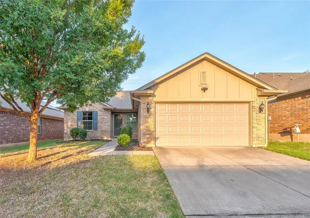 Photo 1 of Sale Pending at 2719 Sharpish Way, Norman, OK 73069 | MLS# 1241483 | Listing updated on 2026-08-26
