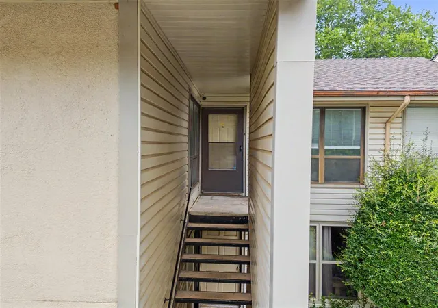 image of 833 Cardinal Creek Blvd #C, Norman, OK 73072 | MLS# 1241516