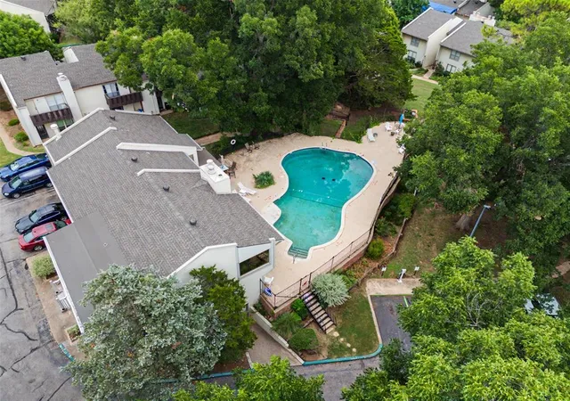 image of 833 Cardinal Creek Blvd #C, Norman, OK 73072 | MLS# 1241516