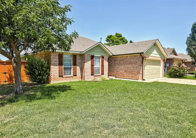 Photo 2 of Single family home for sale at 1240 Capitol Dr, Edmond, OK 73003 | MLS# 1241521 | Listing updated on 2026-09-19