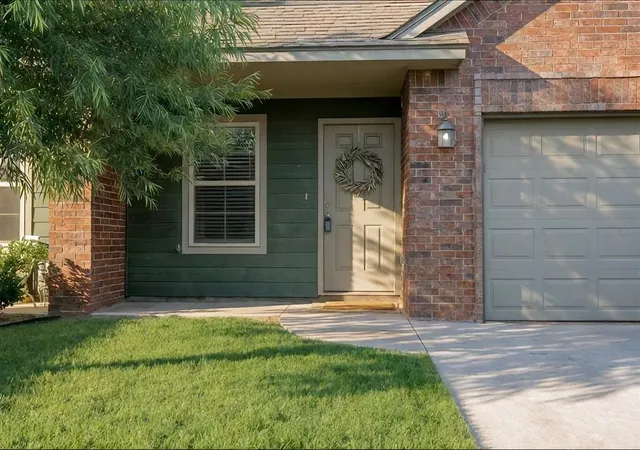 1st image of 1017 Sw 91st St, Oklahoma City, OK 73139 | MLS# 1241522