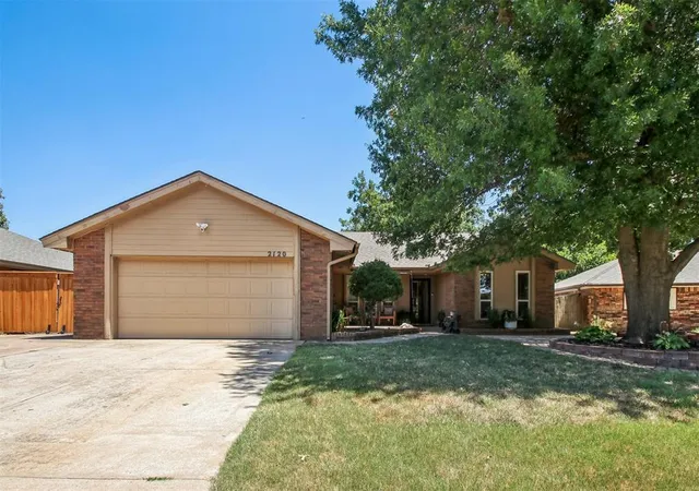 image of 2120 Everglade Ct, Yukon, OK 73099 | MLS# 1241530