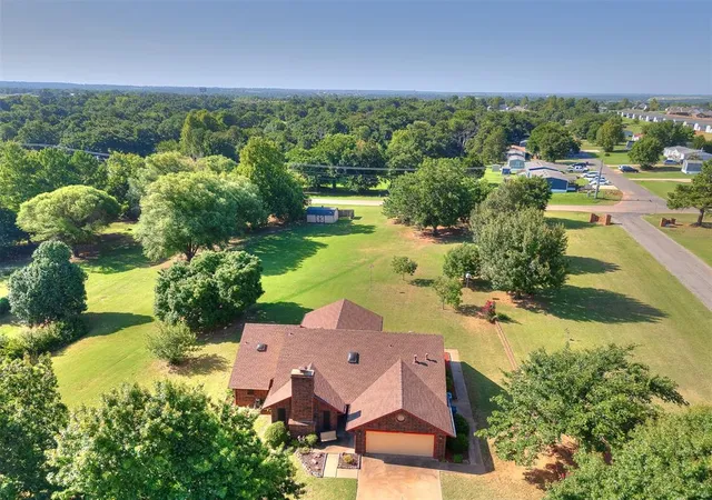 Photo 3 of Sale Pending at 2201 Dena Dr, Guthrie, OK 73044 | MLS# 1241535 | Listing updated on 2026-10-05