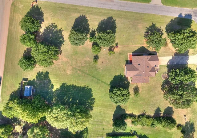 Photo 4 of Sale Pending at 2201 Dena Dr, Guthrie, OK 73044 | MLS# 1241535 | Listing updated on 2026-10-05