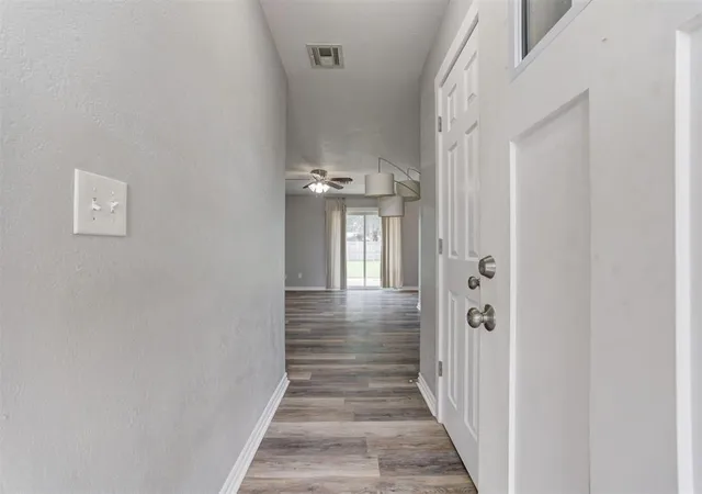 4th image of 9616 Ne 3Rd Pl, Oklahoma City, OK 73130 | MLS# 1241539