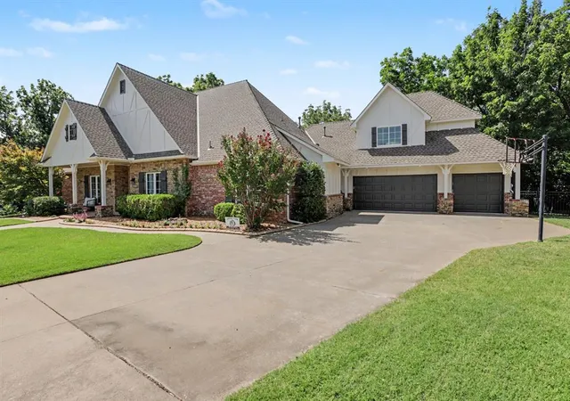 Photo 3 of Sale Pending at 3800 Polo Clb Ct, Edmond, OK 73034 | MLS# 1241540 | Listing updated on 2026-08-08