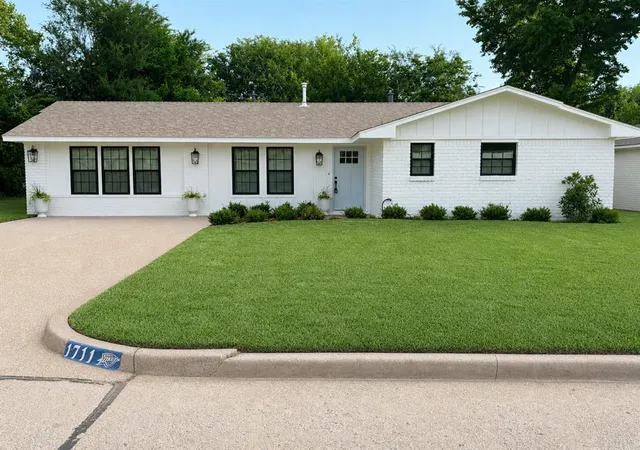 1st image of 1711 Westbrooke Ter, Norman, OK 73072 | MLS# 1241541