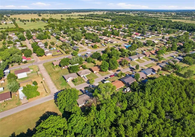 35th image of 1623 Hardwood Grove St, Tecumseh, OK 74873 | MLS# 1241543