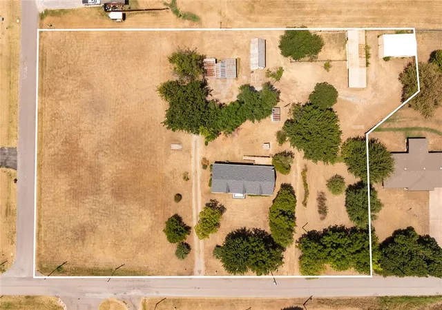 2nd image of 803 N Richland Rd, Tuttle, OK 73089 | MLS# 1241546
