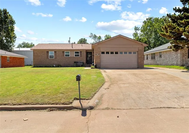 1st image of 819 N Brewer Ave, Hydro, OK 73048 | MLS# 1241548