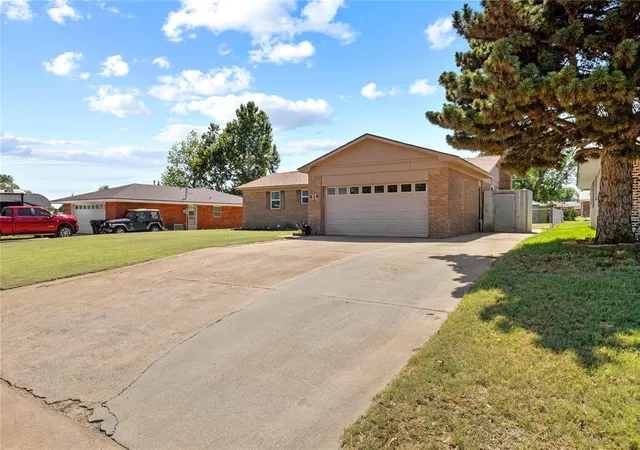 3rd image of 819 N Brewer Ave, Hydro, OK 73048 | MLS# 1241548