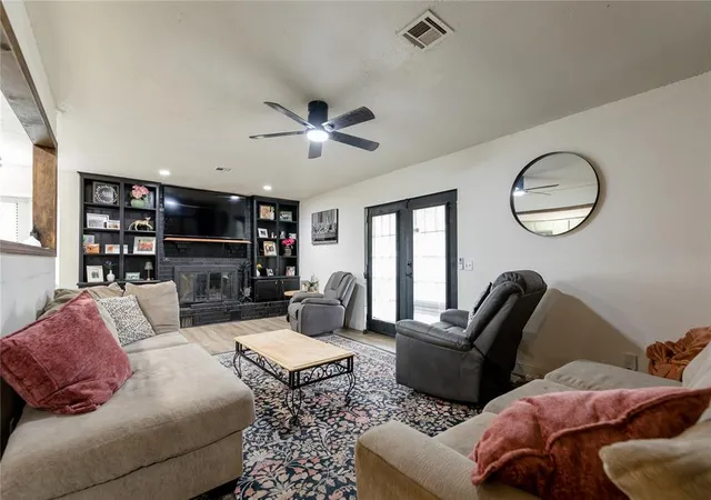 3rd image of 104 Peggy Dr, Elk City, OK 73644 | MLS# 1241554