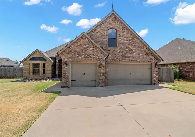 3rd image of 10904 Sw 19Th St, Yukon, OK 73099 | MLS# 1241560