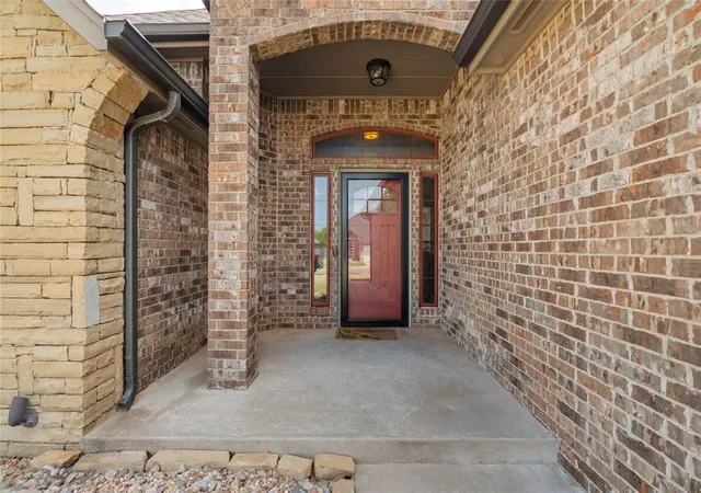 5th image of 10904 Sw 19Th St, Yukon, OK 73099 | MLS# 1241560