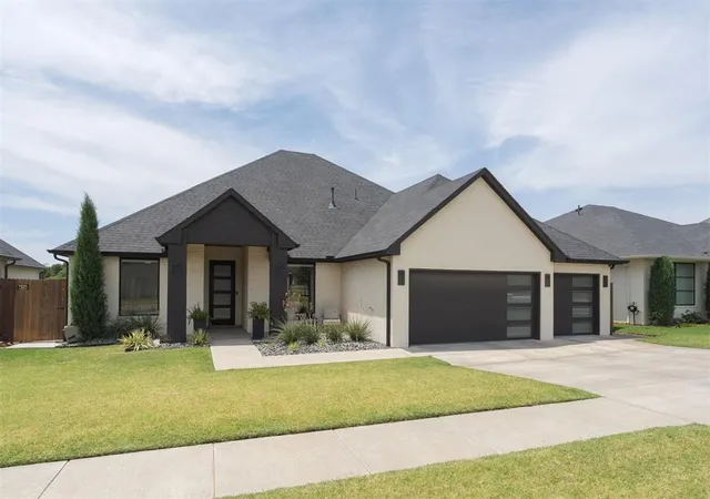 1st image of 15413 Fountain Creek Ln, Edmond, OK 73013 | MLS# 1241561