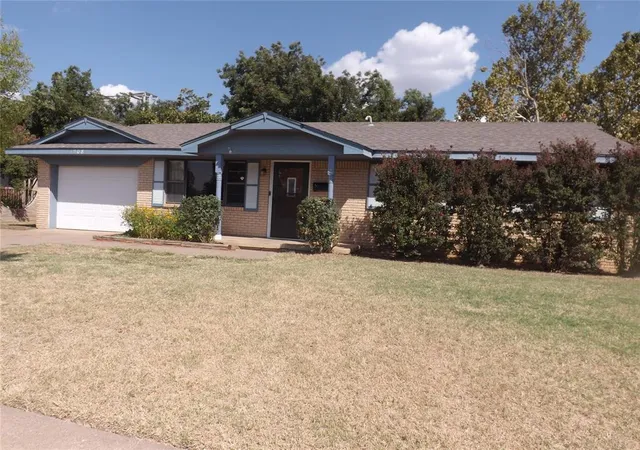 Photo 1 of Single family home for sale at 1908 N Robin St, Altus, OK 73521 | MLS# 1241562 | Listing updated on 2026-08-26