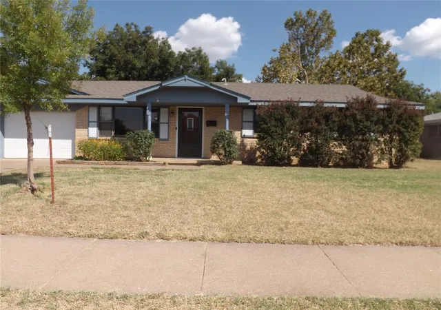 Photo 3 of Single family home for sale at 1908 N Robin St, Altus, OK 73521 | MLS# 1241562 | Listing updated on 2026-08-26