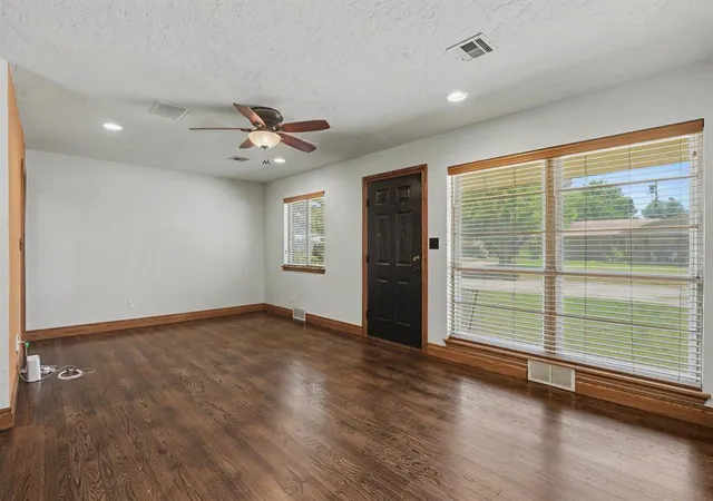 Photo 2 of Sale Pending at 713 Hedge Dr, Oklahoma City, OK 73110 | MLS# 1241580 | Listing updated on 2026-08-12