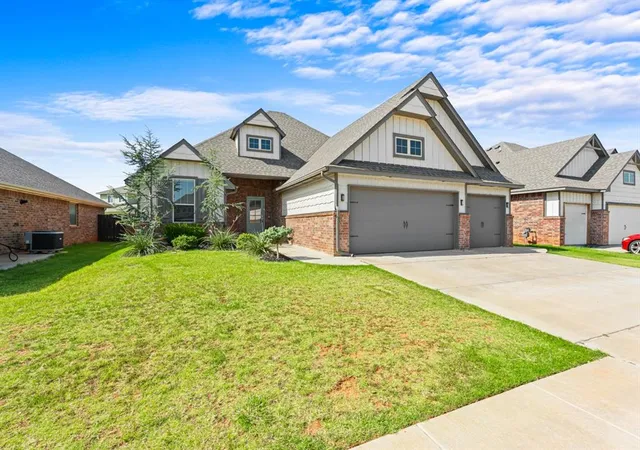 3rd image of 8312 Nw 160Th St, Edmond, OK 73013 | MLS# 1241585