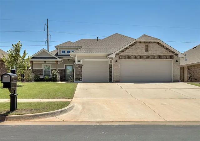 1st image of 2916 Se 24th St, Moore, OK 73160 | MLS# 1241595