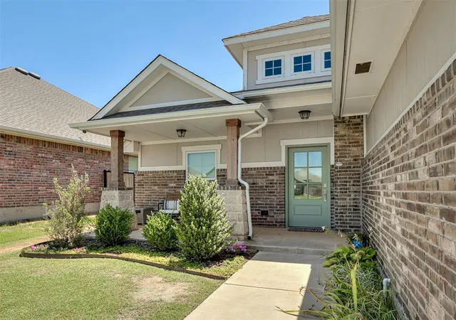 3rd image of 2916 Se 24Th St, Moore, OK 73160 | MLS# 1241595